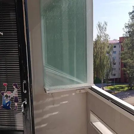 Apartment Zoneb For One To Five Persons And 20min By Train From Airport And Helsinki And One Car Park