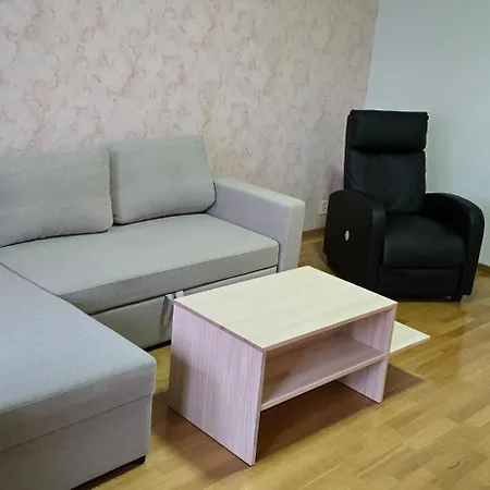 Zoneb For One To Five Persons And 20min By Train From Airport And Helsinki And One Car Park