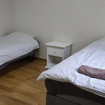 Zoneb For One To Five Persons And 20min By Train From Airport And Helsinki And One Car Park Vantaa
