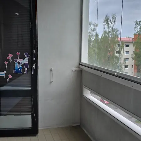 Apartment Zoneb For One To Five Persons And 20min By Train From Airport And Helsinki And One Car Park