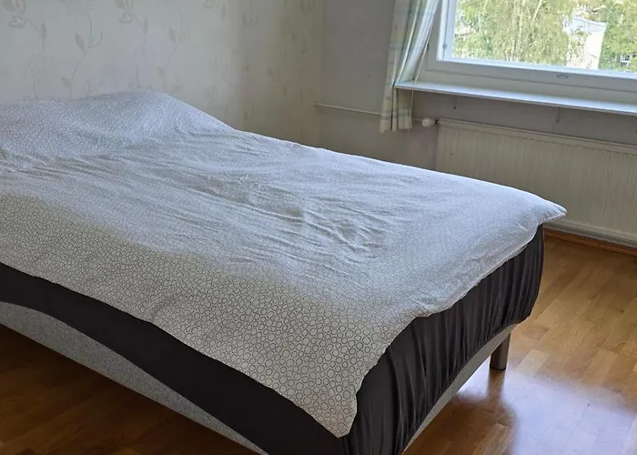 Daire Zoneb For One To Five Persons And 20min By Train From Airport And Helsinki And One Car Park *