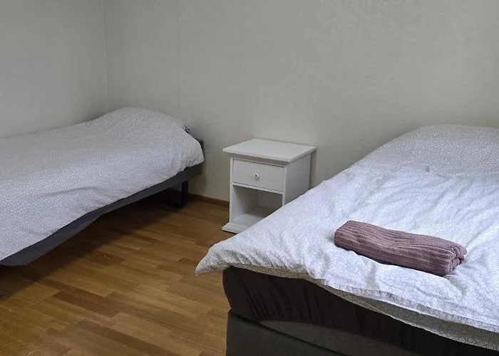 Zoneb For One To Five Persons And 20min By Train From Airport And Helsinki And One Car Park Vantaa