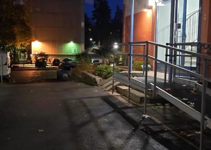 Zoneb For One To Five Persons And 20min By Train From Airport And Helsinki And One Car Park Daire *