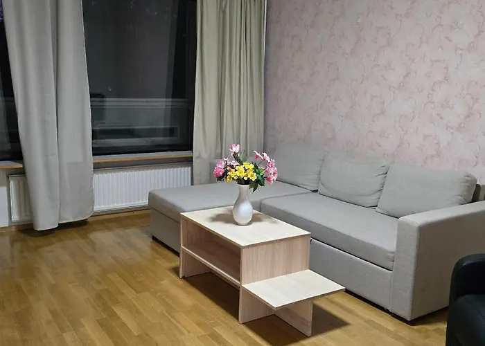 Zoneb For One To Five Persons And 20min By Train From Airport And Helsinki And One Car Park Lägenhet *