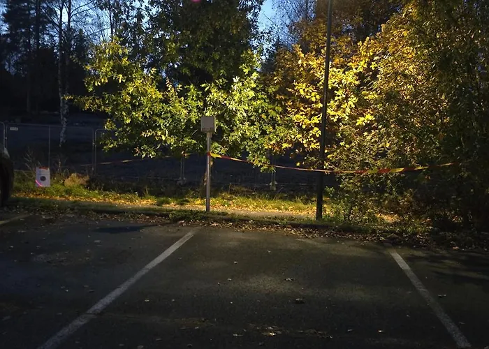 Zoneb For One To Five Persons And 20min By Train From Airport And Helsinki And One Car Park Daire *